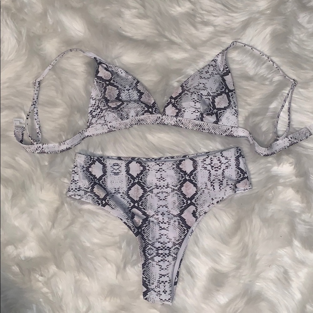 Swim suit